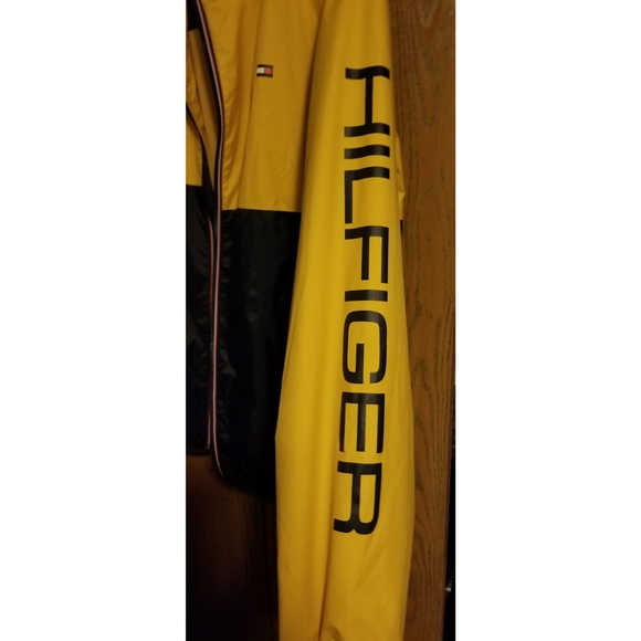 Tommy Hilfiger Yellow Zip Up Rain Jacket - Picture 2 of 6